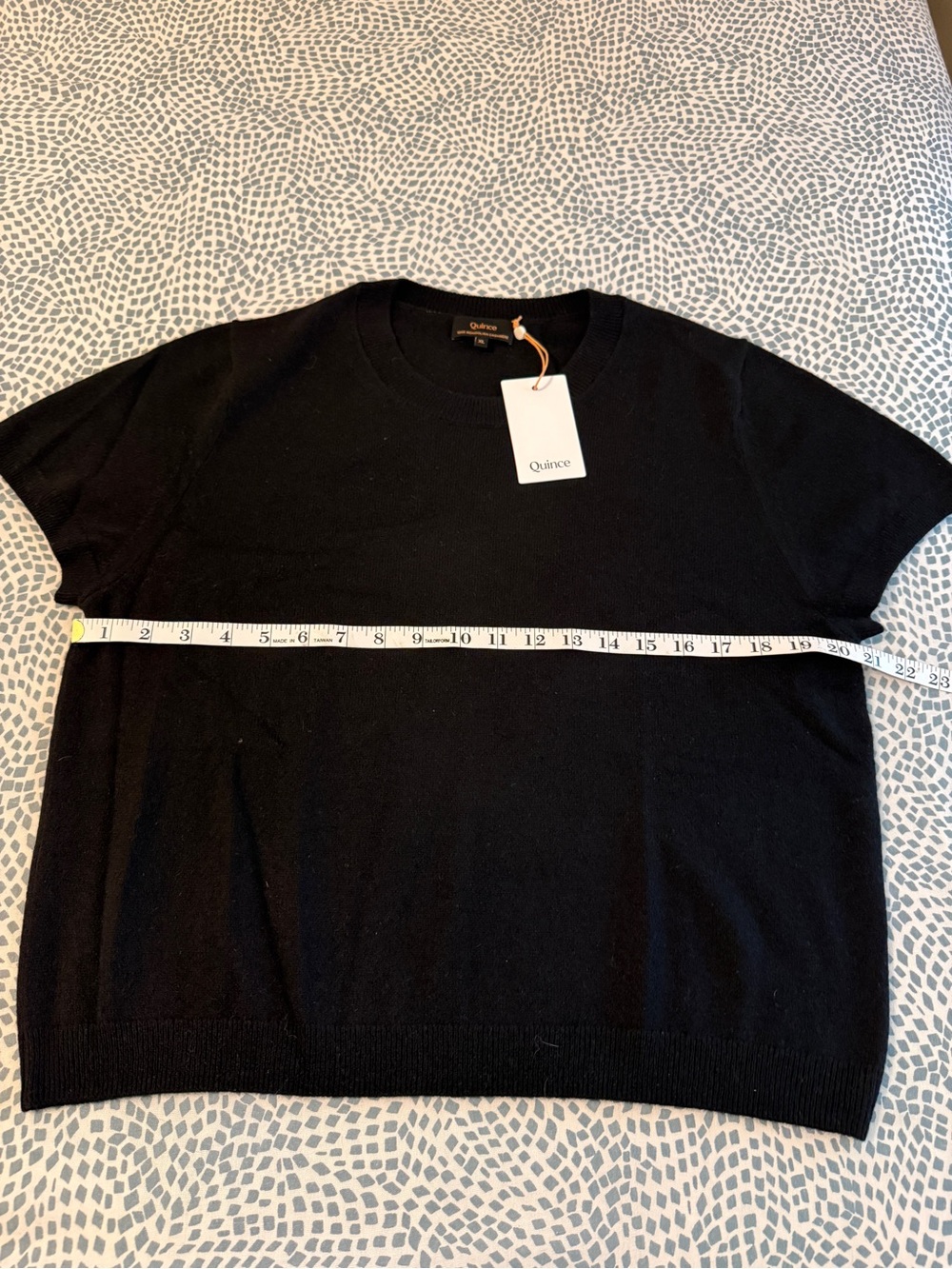 Quince | Black Mongolian Cashmere Tee - Picture 6 of 11